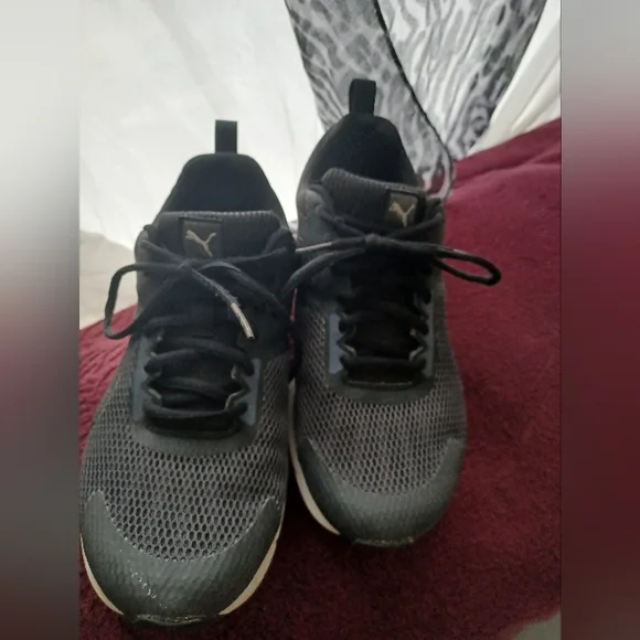 Puma shoes - Picture 4 of 5